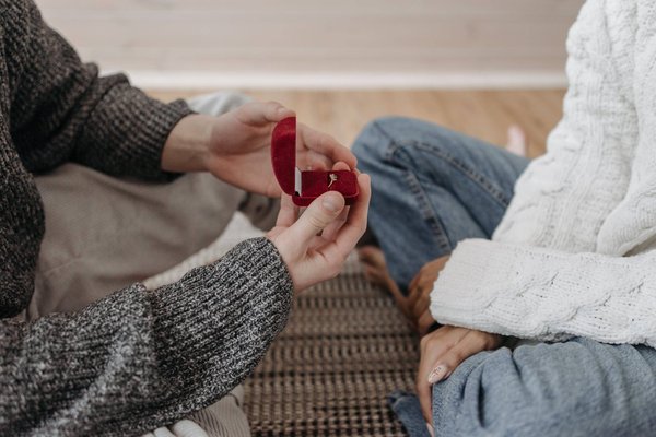 Quelle bague doit-on offrir pour une demande en mariage ?